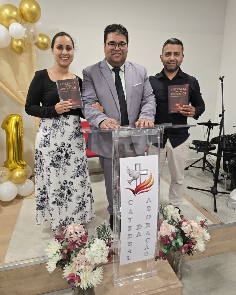 Celebração de aniversário da igreja e lançamento do livro A Essência de um Adorador
